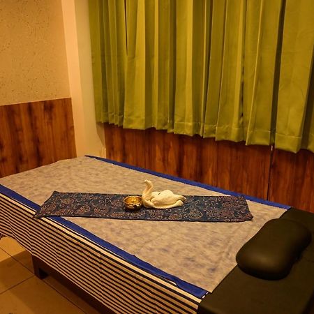 翡翠克拉克斯套房酒店 迈索尔 外观 照片